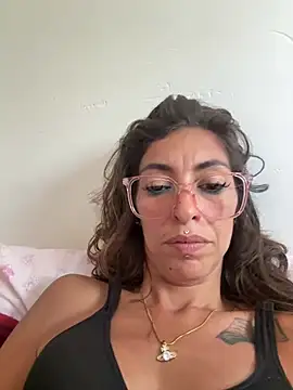 amanilouve online show from May 22, 2026, 10:24 am