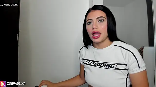 zoepaulina69 online show from September 17, 2025, 2:08 pm