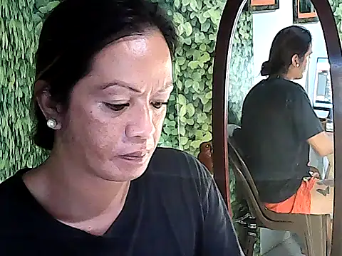 yummy 21xxx online show from October 16, 2025, 9:50 am