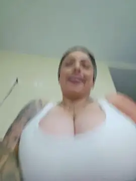 natalygolden69 online show from May 21, 2026, 12:02 pm