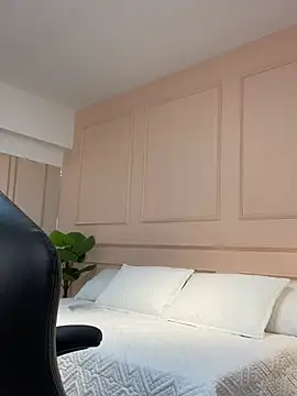 Snapshot of ROSE__15 chatting on February 12, 2026, 12:05 pm ROSE 15 online show from February 12, 2026, 12:05 pm