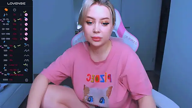 Snapshot of MonaLauu chatting on February 10, 2025, 2:19 am MonaLauu online show from February 10, 2025, 2:19 am