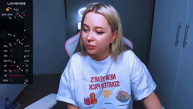 Snapshot of MonaLauu chatting on January 31, 2025, 2:39 pm MonaLauu online show from January 31, 2025, 2:39 pm