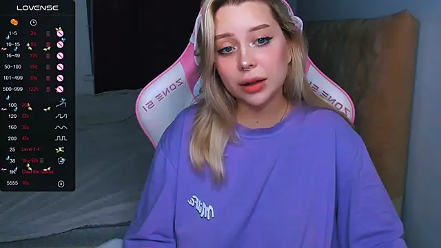 Snapshot of MonaLauu chatting on September 28, 2025, 2:07 am MonaLauu online show from September 28, 2025, 2:07 am