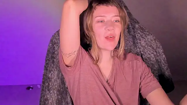 Snapshot of RikkiSanchez chatting on November 14, 2025, 8:01 pm RikkiSanchez online show from November 14, 2025, 8:01 pm