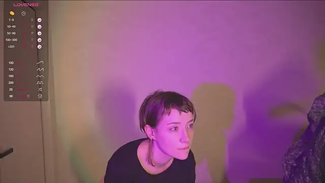 Snapshot of RikkiSanchez chatting on October 28, 2025, 8:08 pm RikkiSanchez online show from October 28, 2025, 8:08 pm