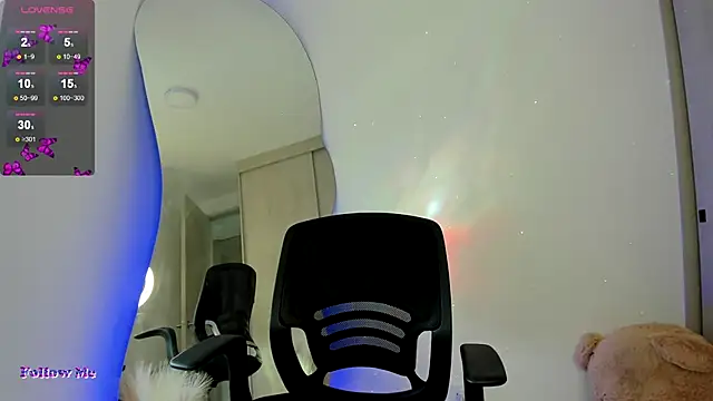 Snapshot of SussiVega chatting on March 14, 2025, 9:43 pm SussiVega online show from March 14, 2025, 9:43 pm