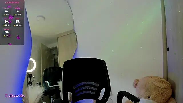 Snapshot of SussiVega chatting on March 12, 2025, 9:13 pm SussiVega online show from March 12, 2025, 9:13 pm