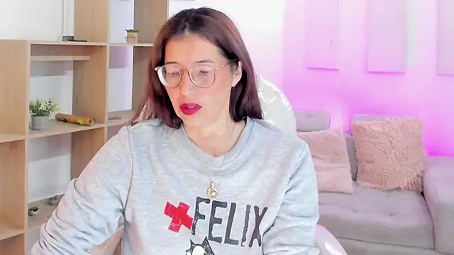 Snapshot of Antonnella_3 chatting on October 3, 2025, 12:50 pm Antonnella 3 online show from October 3, 2025, 12:50 pm