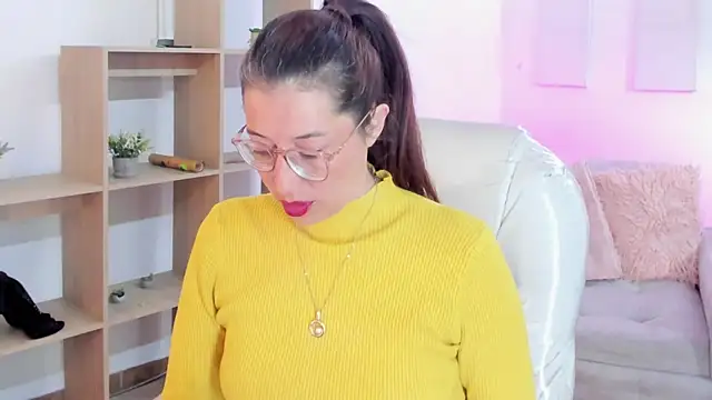 Antonnella 3 online show from October 4, 2025, 12:17 pm