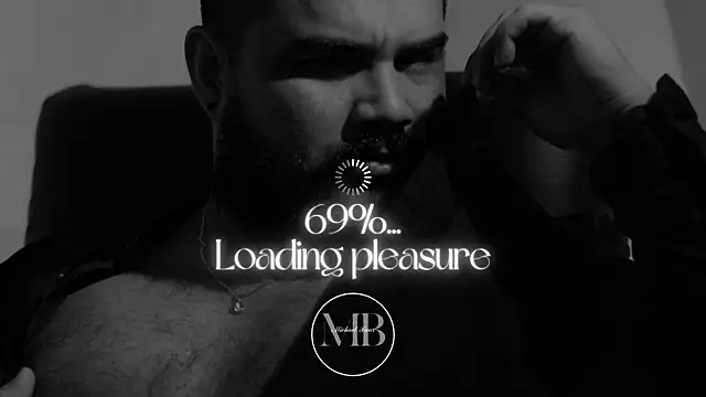 Snapshot of MichaelBear_ chatting on October 23, 2025, 1:43 pm MichaelBear online show from October 23, 2025, 1:43 pm