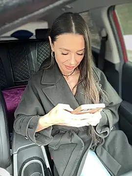 Emma Catt online show from March 28, 2026, 4:46 am