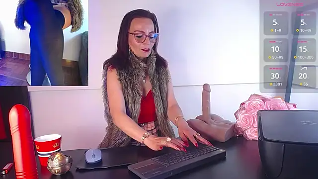 Snapshot of Miss_ellien chatting on September 17, 2025, 3:30 am Miss ellien online show from September 17, 2025, 3:30 am