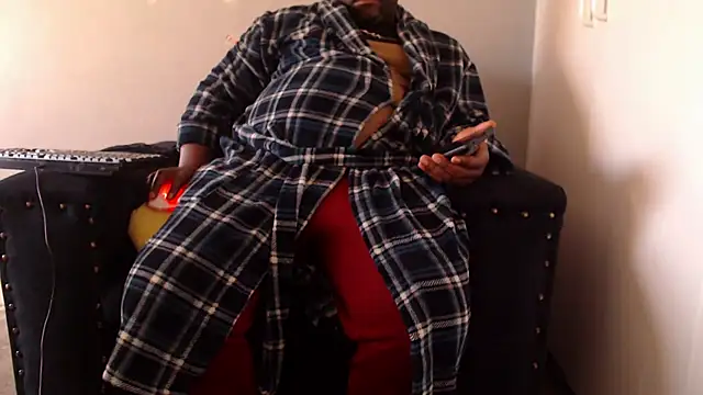 zuluboyxx online show from June 3, 2026, 5:19 am