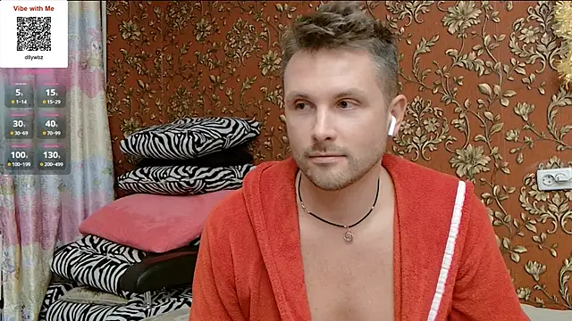 Snapshot of MartinBrandon chatting on October 18, 2025, 5:37 pm MartinBrandon online show from October 18, 2025, 5:37 pm