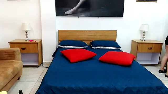 MaloryAndLuna online show from October 8, 2025, 11:56 am