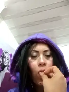 Tania mature online show from March 27, 2026, 6:42 pm