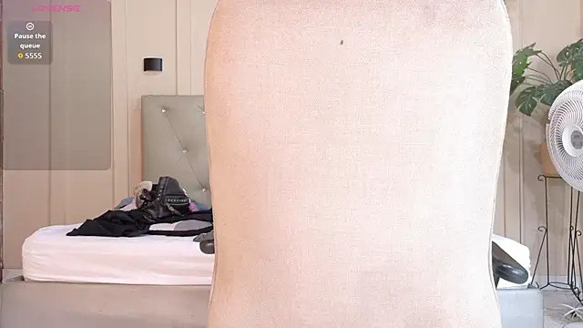 Snapshot of nicol_snow chatting on October 10, 2025, 1:45 pm nicol snow online show from October 10, 2025, 1:45 pm