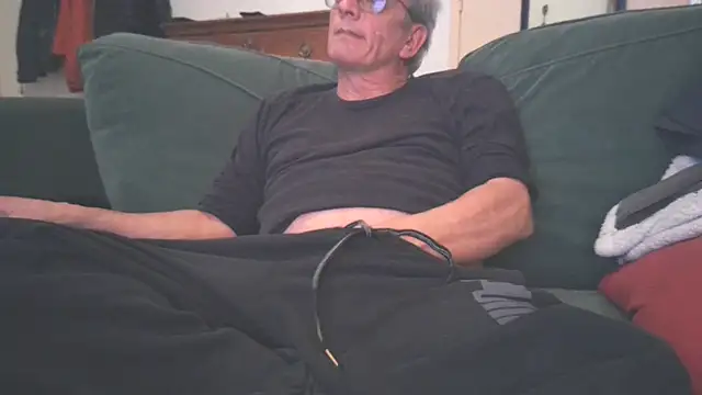 GorgeousMarketer online show from November 28, 2025, 6:41 pm