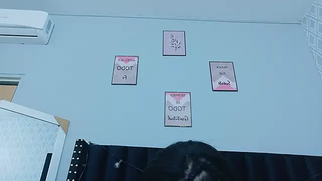 colombiamommy online show from October 30, 2025, 12:25 pm