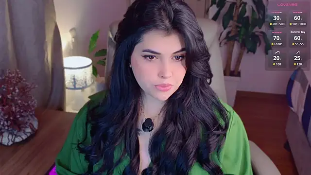Alyaa s online show from May 17, 2026, 2:33 am