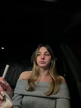 DoriDeluxe66 online show from February 20, 2026, 9:50 pm