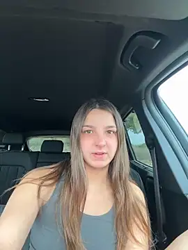 Snapshot of DoriDeluxe66 chatting on October 5, 2025, 8:05 am DoriDeluxe66 online show from October 5, 2025, 8:05 am