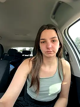 DoriDeluxe66 online show from November 20, 2025, 9:54 am