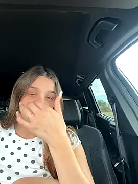 Snapshot of DoriDeluxe66 chatting on September 30, 2025, 2:34 pm DoriDeluxe66 online show from September 30, 2025, 2:34 pm