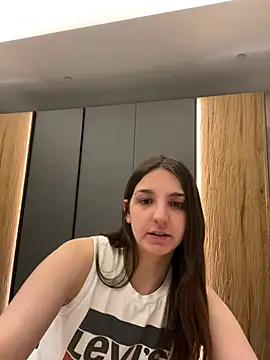 DoriDeluxe66 online show from March 9, 2025, 7:26 pm