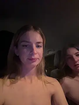 DoriDeluxe66 online show from March 22, 2025, 1:54 am