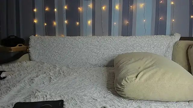 Snapshot of KatMartinez chatting on January 19, 2026, 12:09 pm KatMartinez online show from January 19, 2026, 12:09 pm