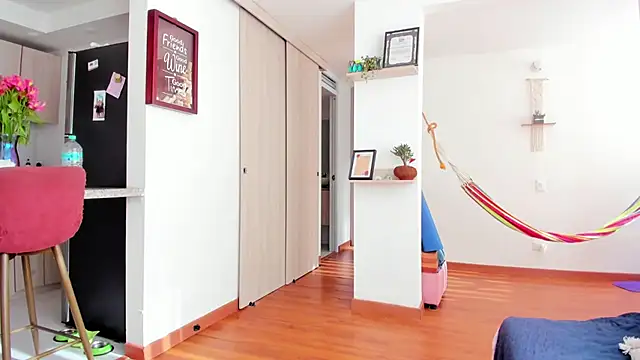 Snapshot of karlye_5 chatting on February 19, 2025, 1:17 pm karlye 5 online show from February 19, 2025, 1:17 pm