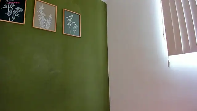 karlye 5 online show from April 8, 2026, 2:40 pm