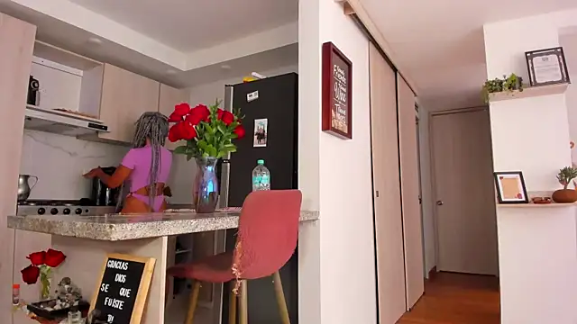 Snapshot of karlye_5 chatting on February 5, 2025, 6:48 pm karlye 5 online show from February 5, 2025, 6:48 pm