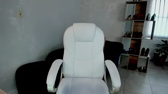 MissRhodes1 online show from December 15, 2025, 8:36 pm