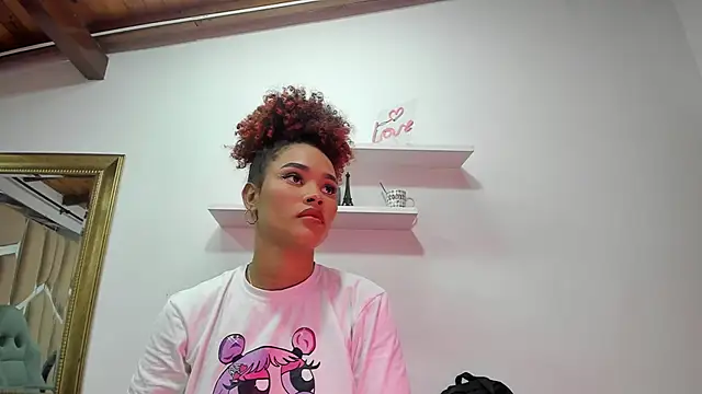 Snapshot of naia_blessed chatting on February 18, 2025, 7:19 pm naia blessed online show from February 18, 2025, 7:19 pm