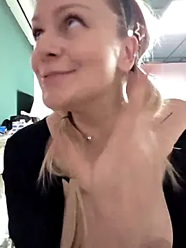 Bondgirl 013 online show from April 6, 2026, 6:09 pm