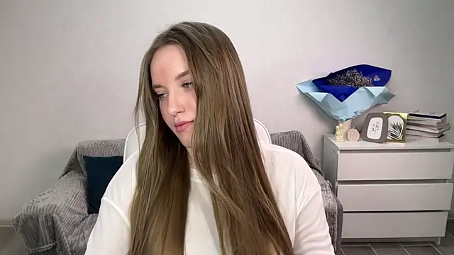 EvaMaddison online show from November 26, 2025, 5:57 pm