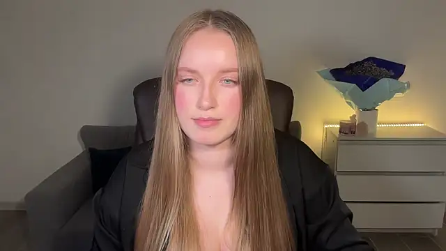 Snapshot of EvaMaddison chatting on June 21, 2026, 9:09 pm EvaMaddison online show from June 21, 2026, 9:09 pm