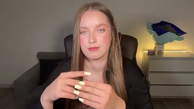 Snapshot of EvaMaddison chatting on June 22, 2026, 8:50 pm EvaMaddison online show from June 22, 2026, 8:50 pm