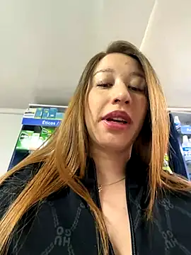 Snapshot of roouse chatting on October 5, 2025, 6:09 pm roouse online show from October 5, 2025, 6:09 pm