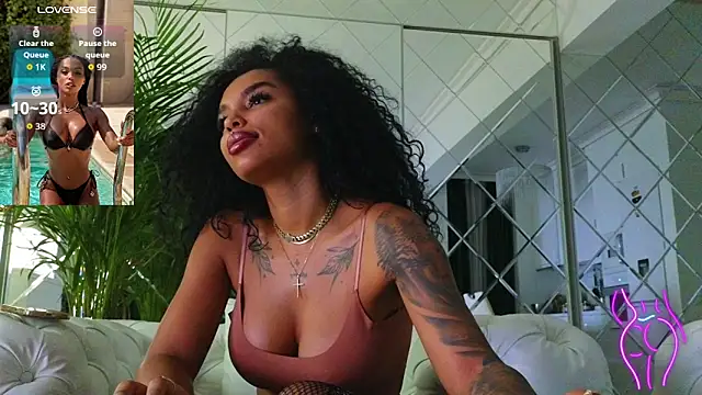 KimiBrown online show from November 15, 2025, 3:54 am