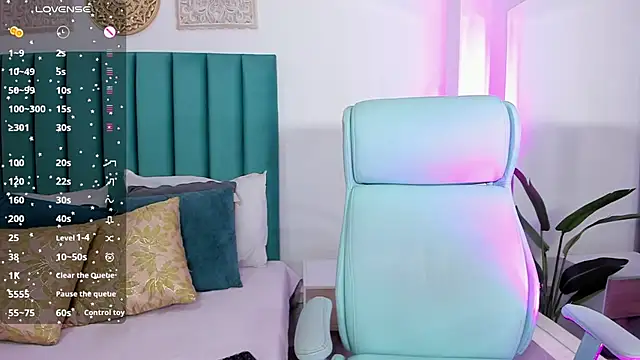 amy-thomson1 online show from March 14, 2026, 12:33 pm