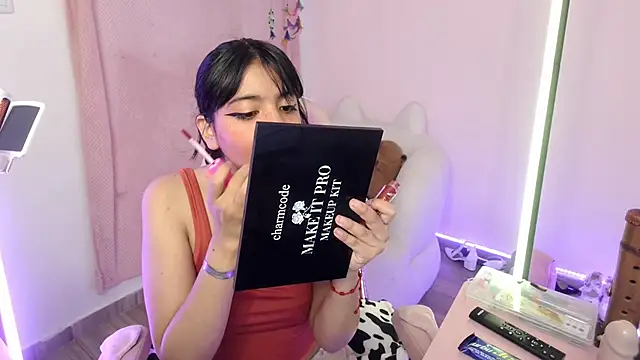 Snapshot of Nami_usagi chatting on September 19, 2025, 3:27 pm Nami usagi online show from September 19, 2025, 3:27 pm