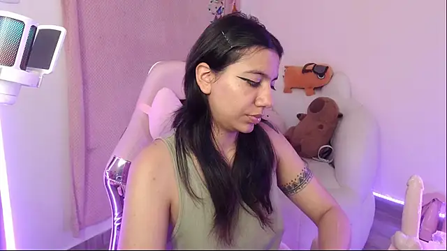 Snapshot of Nami_usagi chatting on October 15, 2025, 11:40 am Nami usagi online show from October 15, 2025, 11:40 am