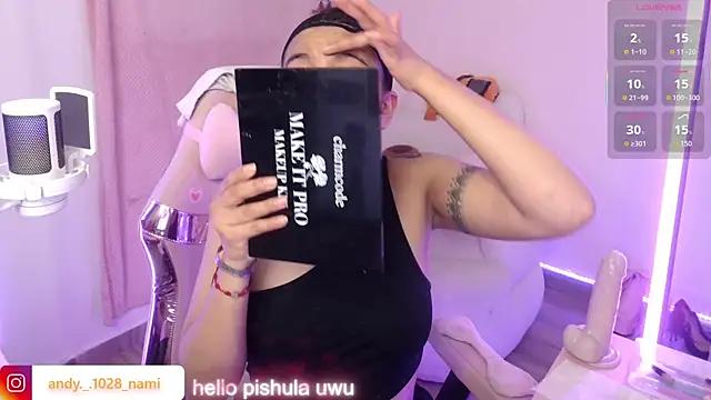 Snapshot of Nami_usagi chatting on October 22, 2025, 3:22 pm Nami usagi online show from October 22, 2025, 3:22 pm