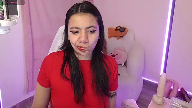 Snapshot of Nami_usagi chatting on October 17, 2025, 5:37 pm Nami usagi online show from October 17, 2025, 5:37 pm