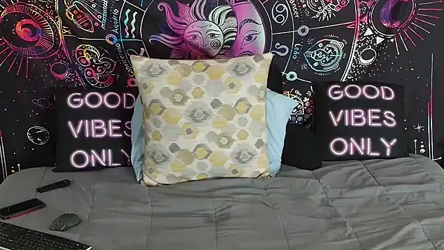 Snapshot of RenaeCumsAlot chatting on January 20, 2025, 8:39 pm RenaeCumsAlot online show from January 20, 2025, 8:39 pm