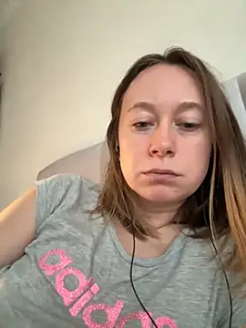 BrookeEvans online show from September 19, 2025, 5:33 am